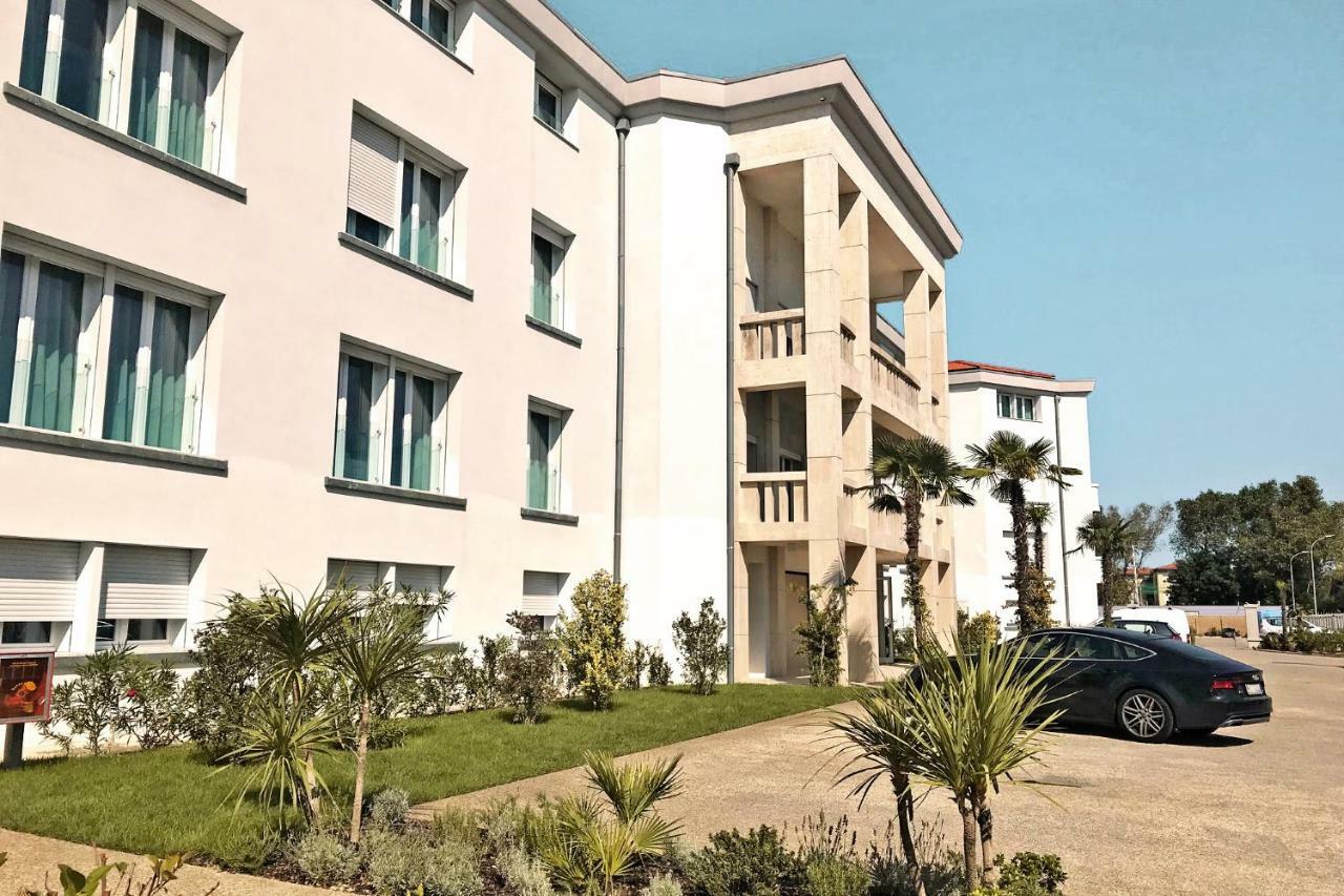 Hotel Toscana Charme Tirrenia